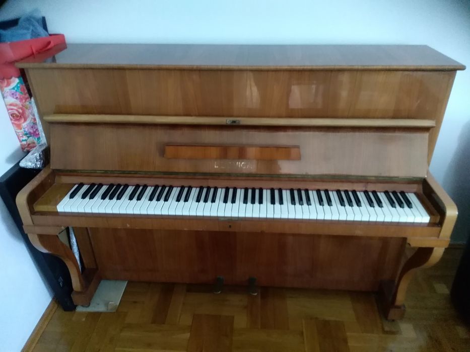 Pianino Legnica używane