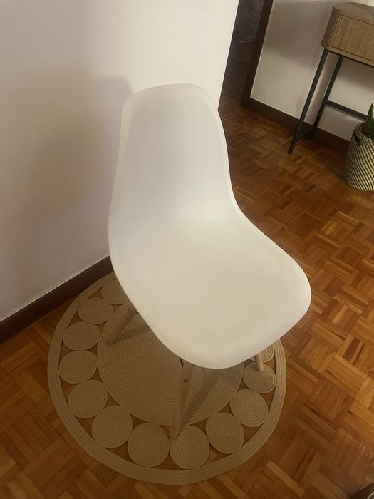 Secretária (Tampo + Mesa) e Cadeira Branca