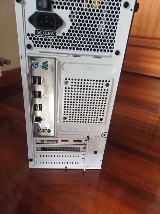 Torre/Desktop Gaming Novo