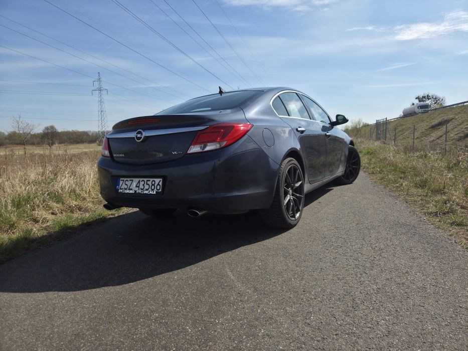 Opel insignia sedan 2.8t v6 4x4