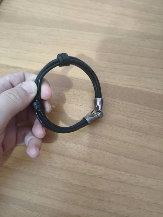 Pulseira unode50 preta em cabedal