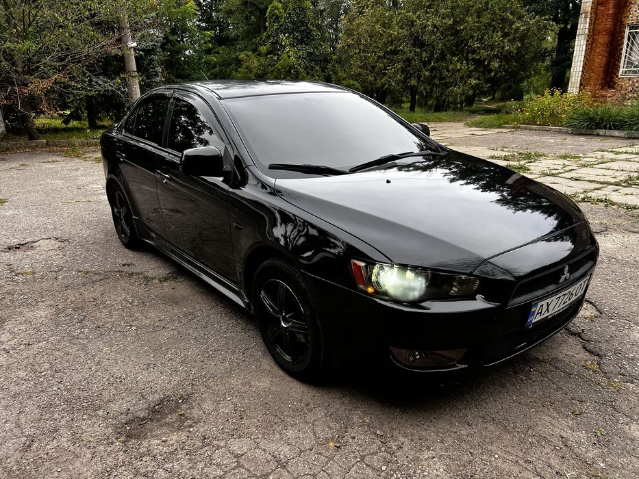 Продам Mitsubishi Lancer 2.0 автомат
