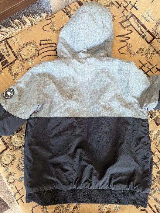 Куртка весна осінь на 9-10 років