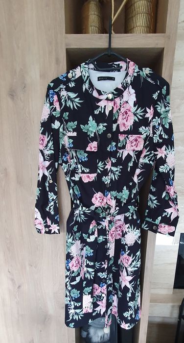 Sukienka Mohito r.40 L kwiaty z paskiem