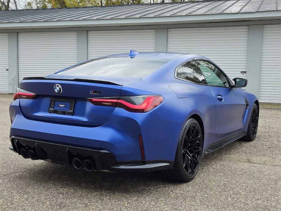 BMW M4 Competition      2022