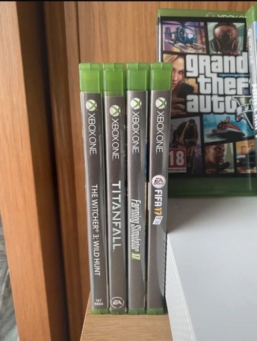 xbox one com comando e 5 jogos