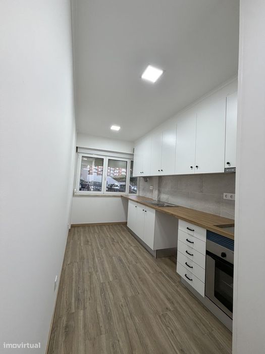 Apartamento De 54 M² Totalmente Remodelado A Estrear