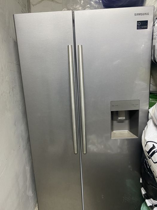 Холодильник Samsung Side-by-Side RS52N3203SA.
