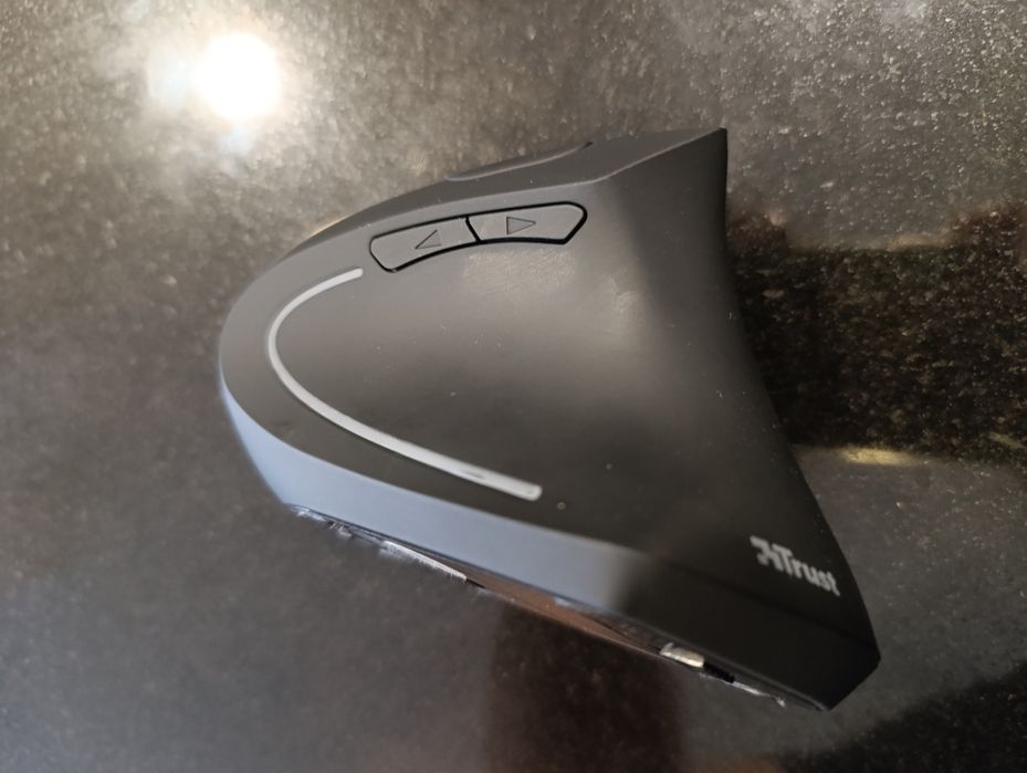 Trust Rato Vertical Wireless Ergonomic Mouse