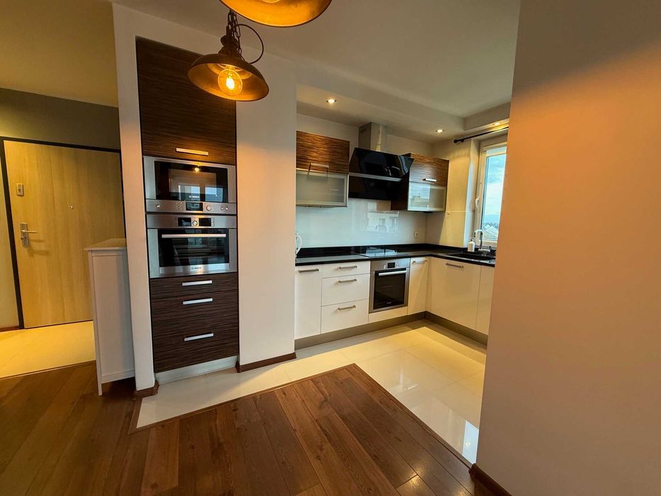 Mieszkanie 3 pokoje 70.11 m2 / 3/4 piętro - hala garażowa