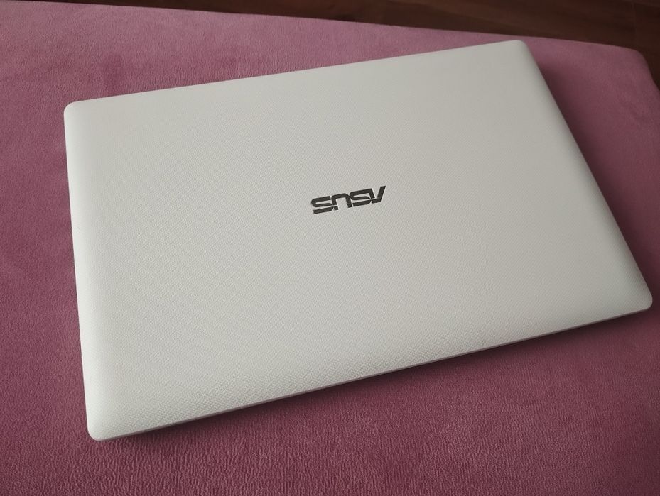 Ноутбук Asus x201e