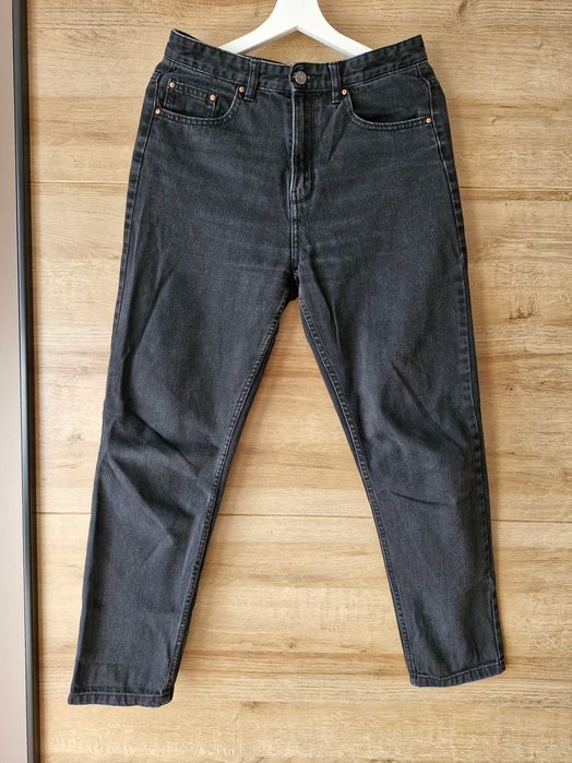 Jeansy mom fit z firmy Sinsay w rozmiarze M