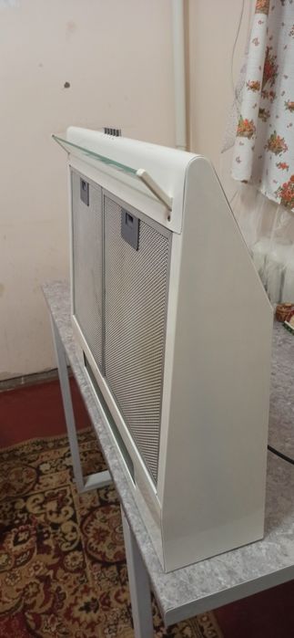 Вытяжка для кухни Pyramida MHX 60 IV