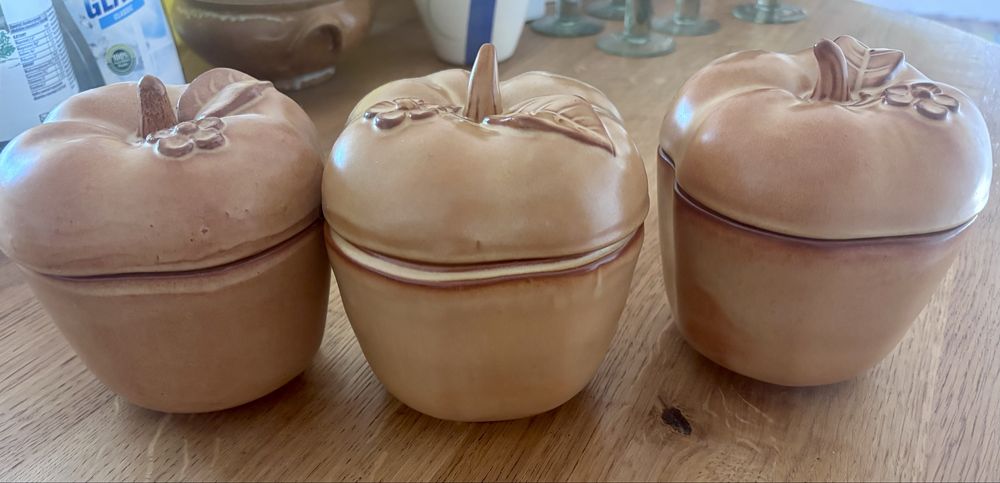 ceramiczne pojemniki w kształcie jabłek 3 szt