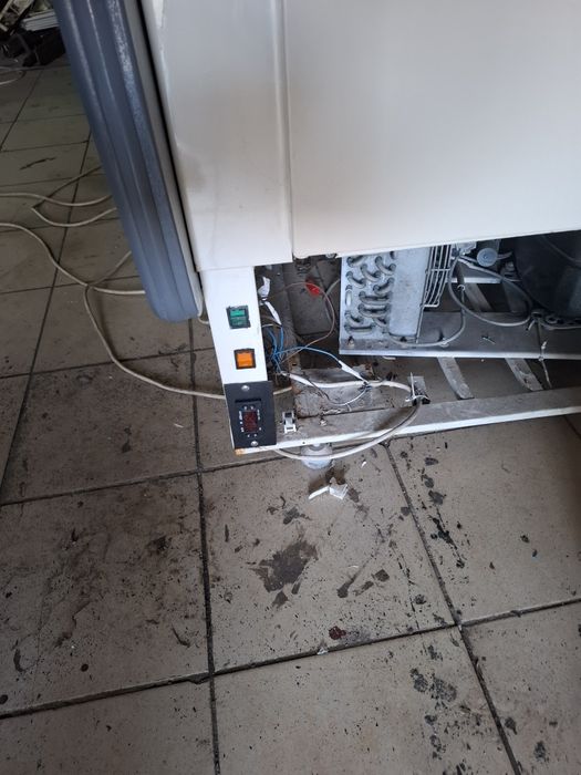 Холодильная витрина, 2,05м. 0+5°С.