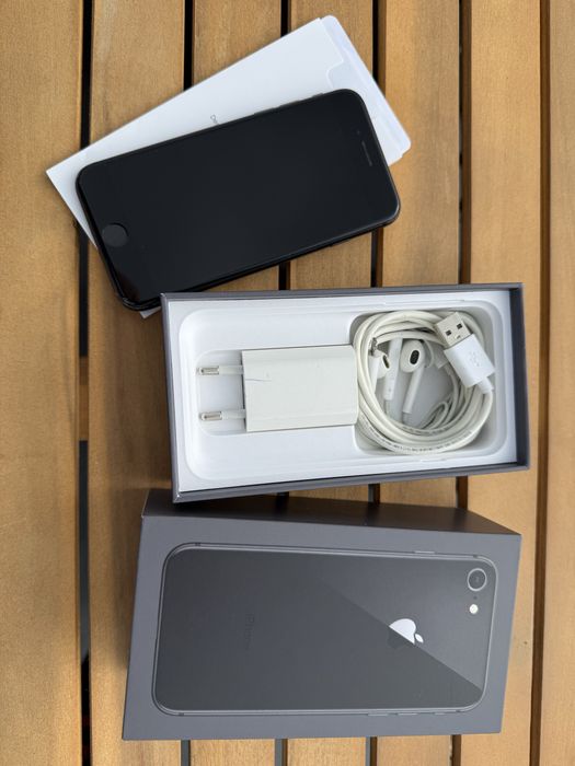 Iphone 8 64 GB Space gray komplet