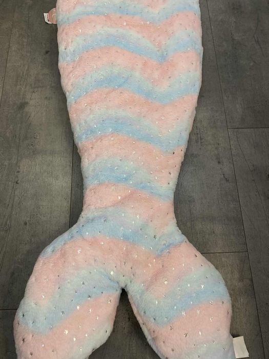 Prześliczny śpiwór ocieplany.