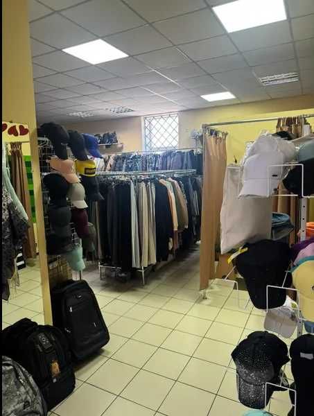 Нежитлове приміщення магазину загальною площею 118,9 кв.м.