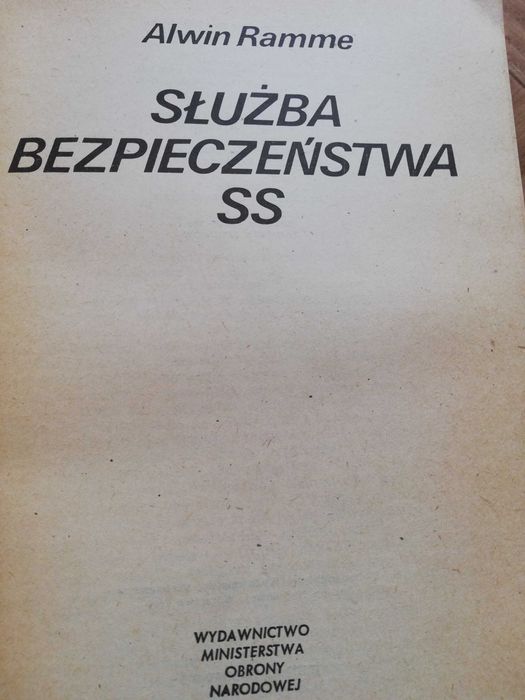 książka: ,,Służba bezpieczeństwa SS"