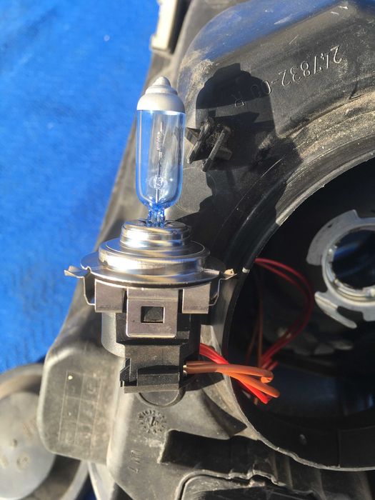 Lampy Škoda Fabia II 07-10 BI-HALOGEN HELLA