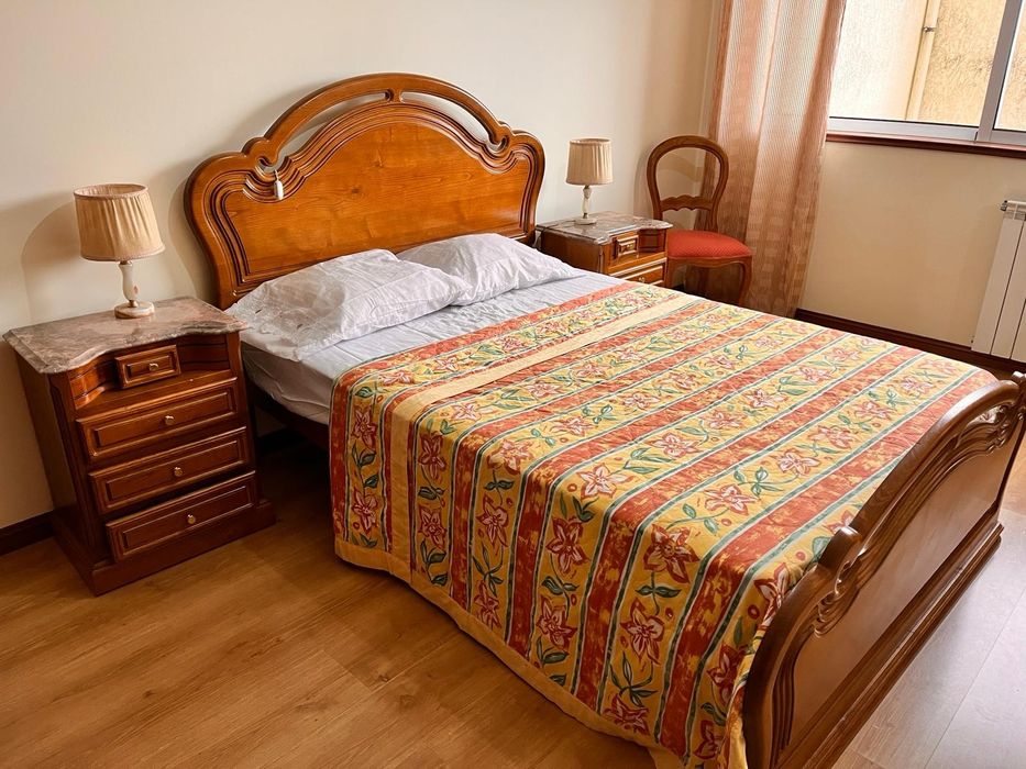 Quarto completo  + mesinhas e cómoda mármore