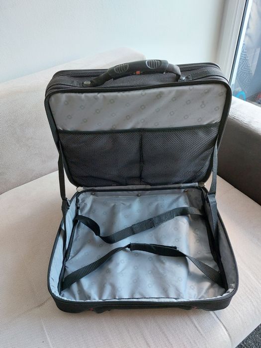 Walizka, torba na kółkach Wenger na Laptopa.