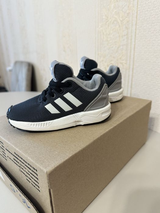 Кросівки adidas  fit 13,5 та 12,5