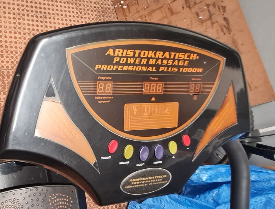 Plataforma Vibratória Aristokratisch Power Massage 1000W – FUNCIONAL