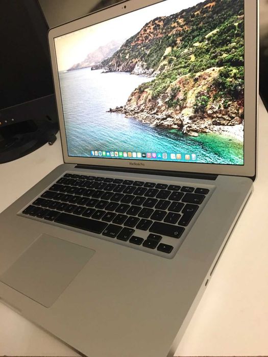 Бізнес MacBook Pro 15.4" Intel I7 / 8GB/ 320. Матовий антибліковий екран.