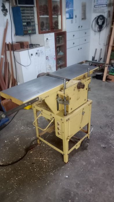 Máquina para trabalhar madeira