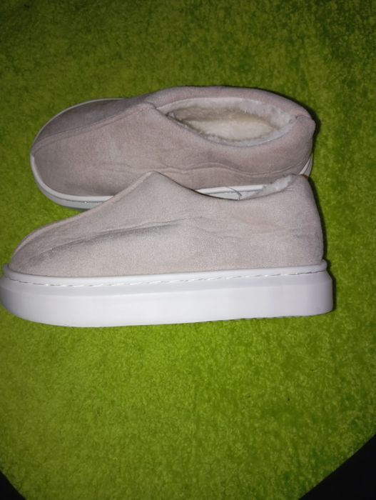 Нові зимові уггі 39 розмір по устілці 25см