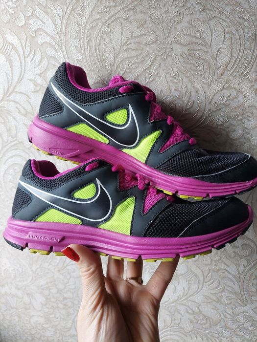 Nike  р 38 кросівки