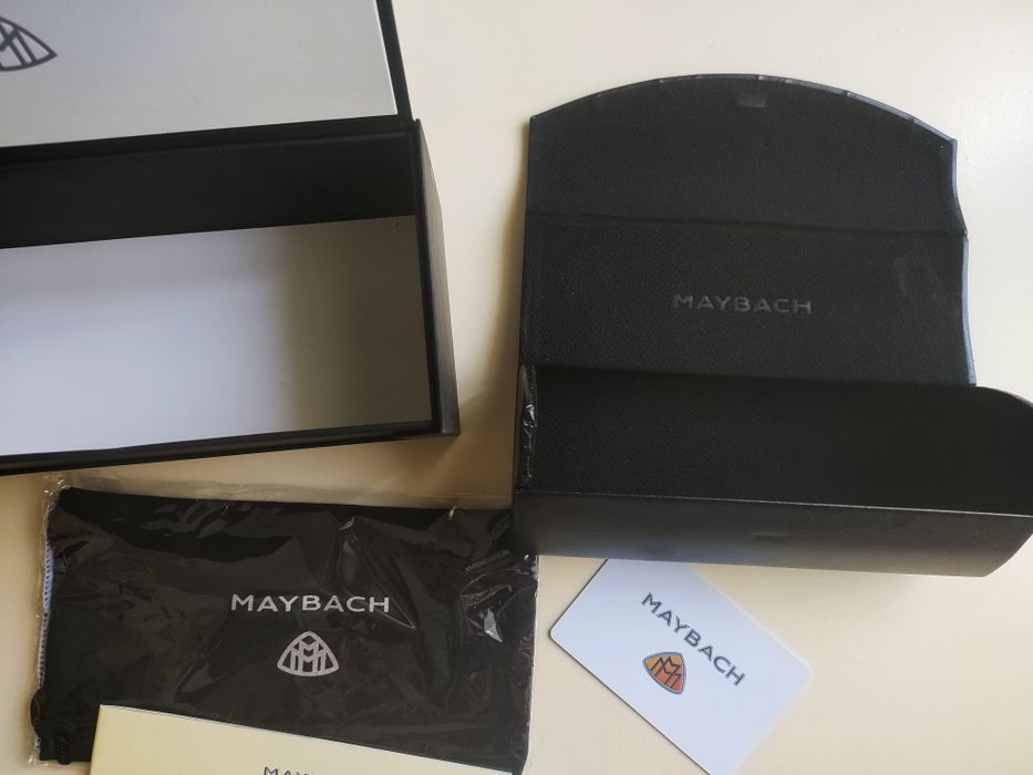 Комплект, набор аксессуаров, футляр, документы для очков Maybach