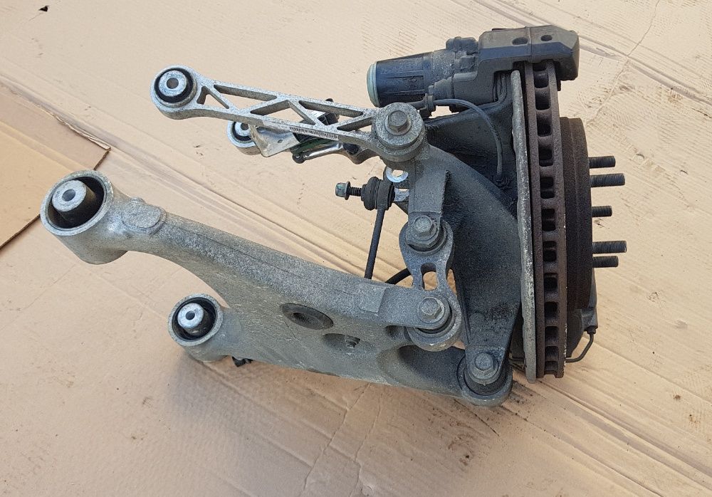 комплект Кулак задний левый цапфа RWD Tesla model S  ричаги супорта