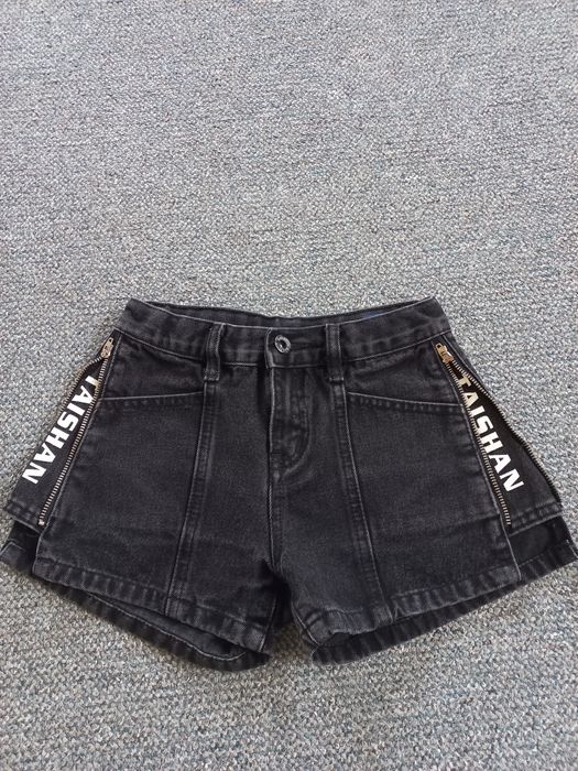 Шорти на дівчинку