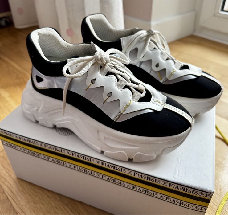 Женские кроссовки Fabi