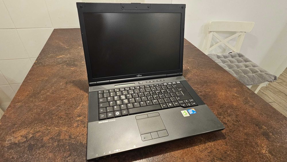 Fujitsu Esprimo M9410 14.1" C2D P8700 4GB SSD 120GB WIN10 PRO CD/DVD