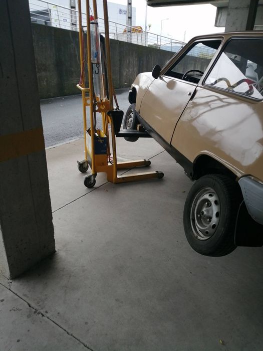 Porta Paletes_ Eletrico 12V Stacker