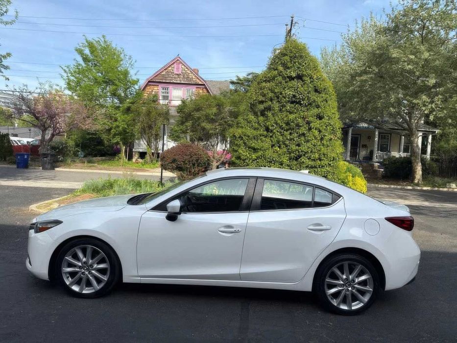 Mazda 3 Touring      2017