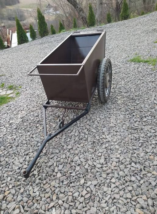 Тачка-причіп для мотоцикла.