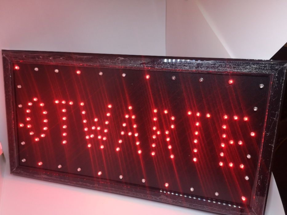 led reklama otwarte .open