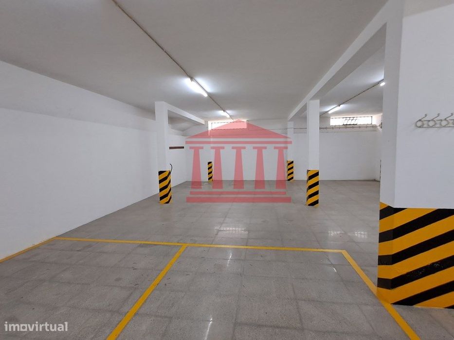 Garagem / Armazém - Barcelos