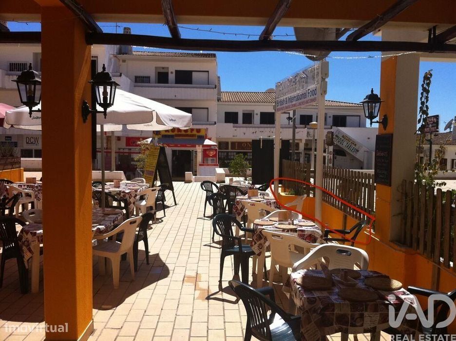 Loja / Estabelecimento Comercial em Albufeira e Olhos de Água de 118,0