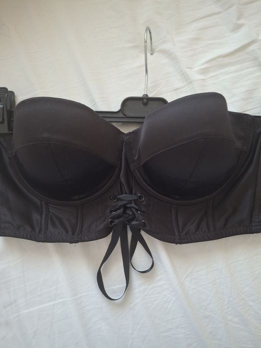 Biustonosz pod marynarkę