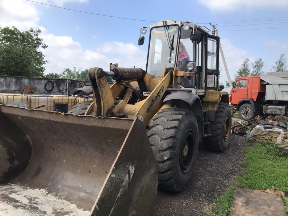 Погрузка автомобилей зерновоз,самосвал ,Услуги Фронтального погрузчика