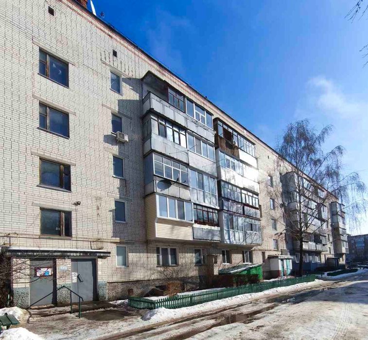 Продаж 1-но кімнатна малосімейка по Шевченка