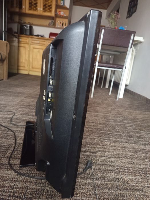 Sprzedam telewizor Hyundai 32 cale HD.