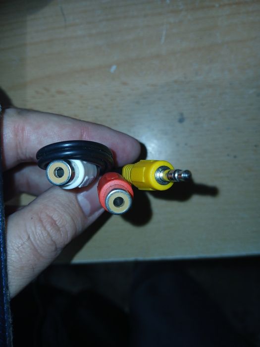 Przejsciowka l jack 3.5 mm- 2 cinche żeńskie RCA , długość  0.6 m