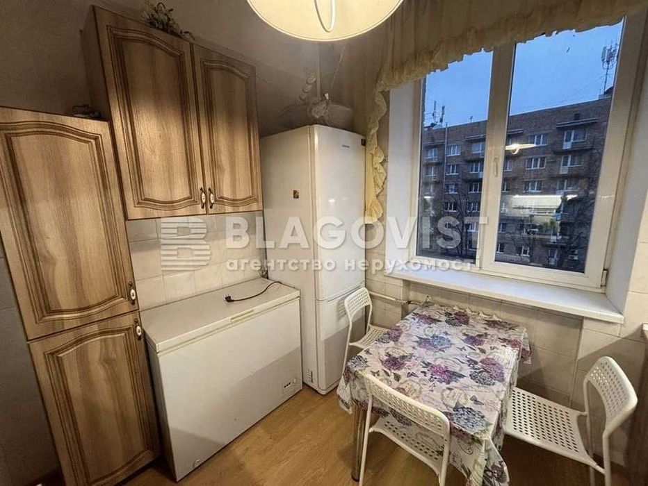 Продаж квартири Героїв Оборони, 3 Виставковий центр