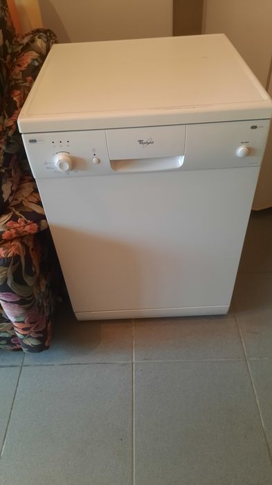 Máquina de lavar loiça Whirlpool